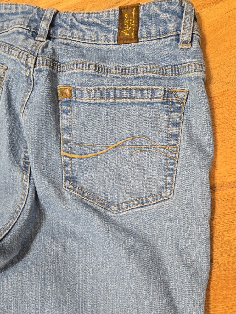 Wrangler Aura Light Blue Denim Jeans - Picture 4 of 9